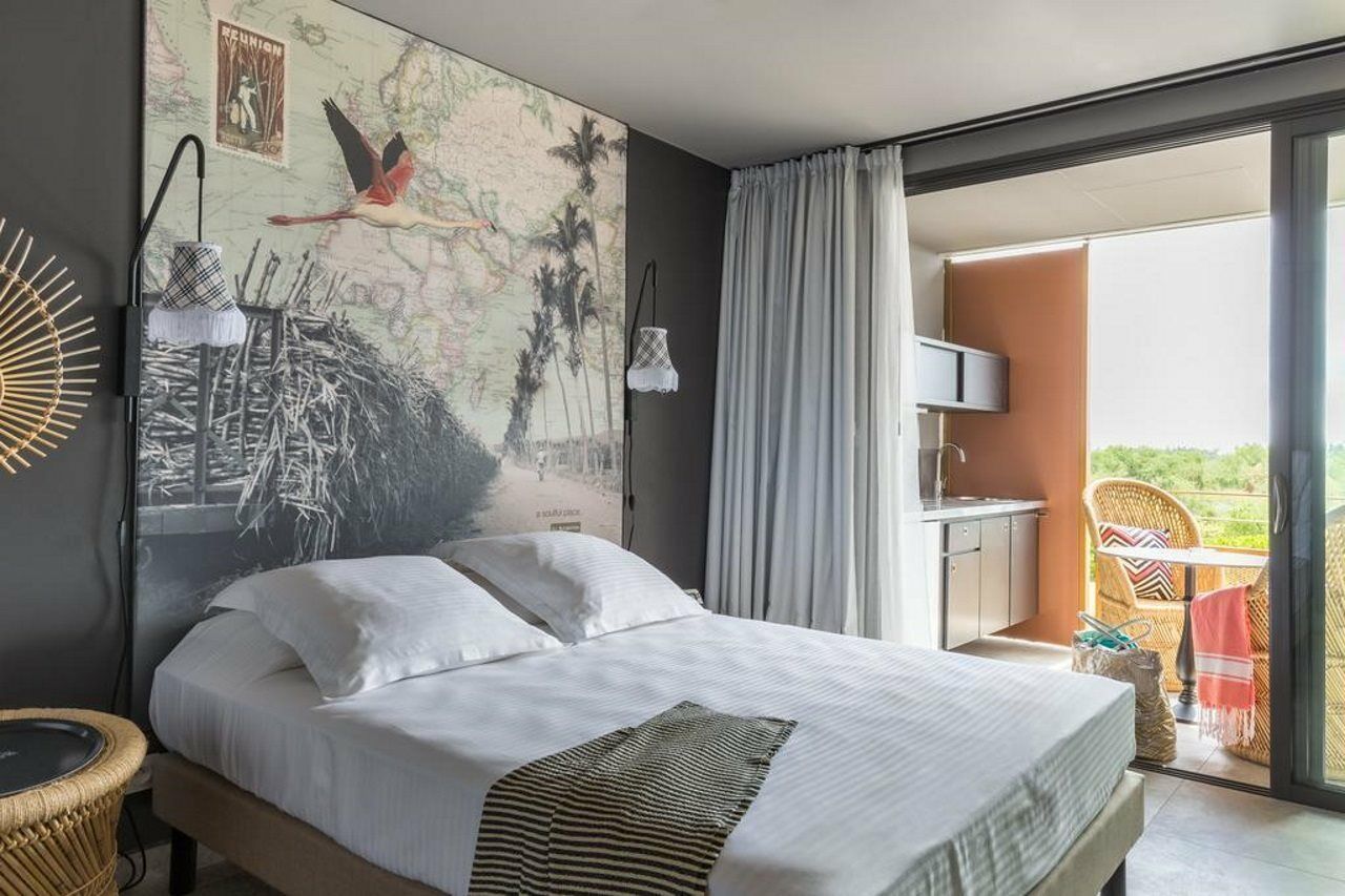 Dina Morgabine Saint Gilles Hotel Exterior photo
